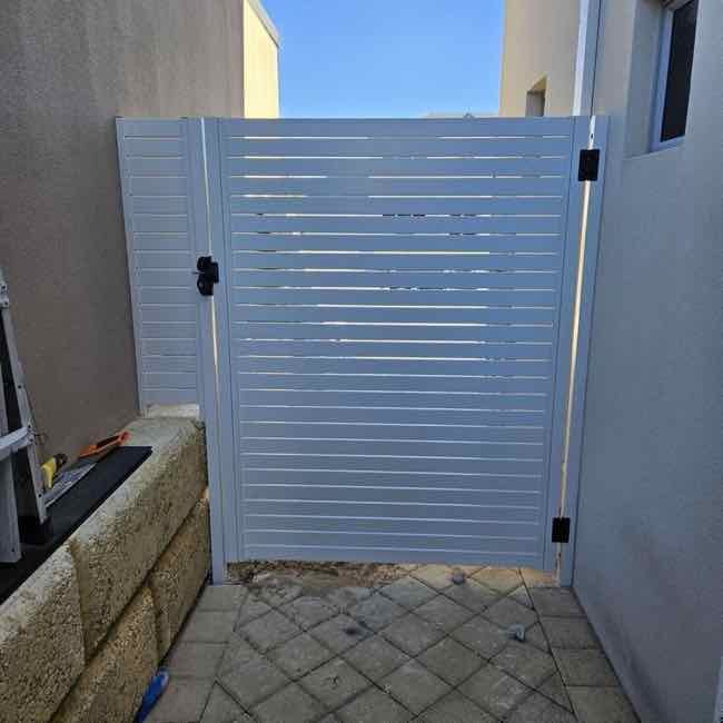 Timber-look double gate